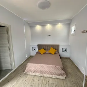 Fcoairporthouse Apartment
